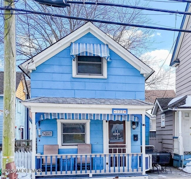 Building Photo - 127 Lawrence Ave