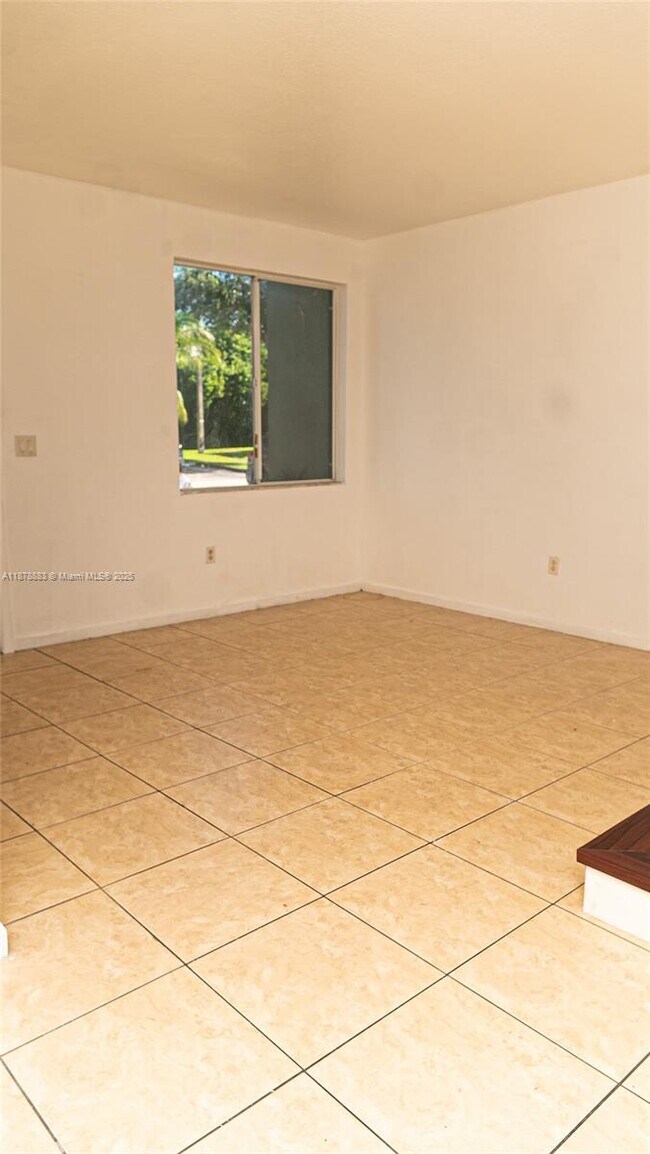 Photo - 1484 SE 24th Ct