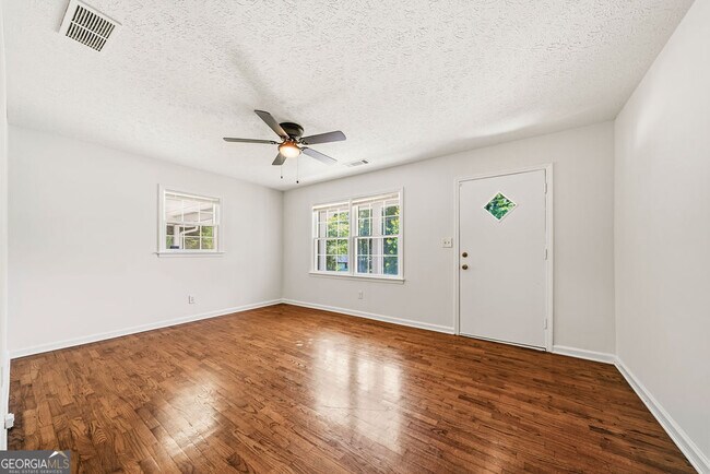 Photo - 3940 Hubert Dr