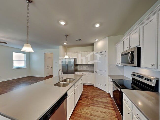 Photo - 141 Hazel Pk Dr