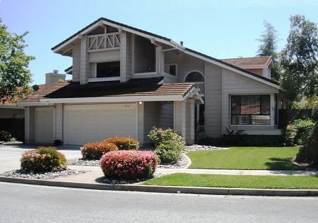 Building Photo - ALMADEN VALLEY - Beautiful tri-level home in great Almaden Valley neighborhood.