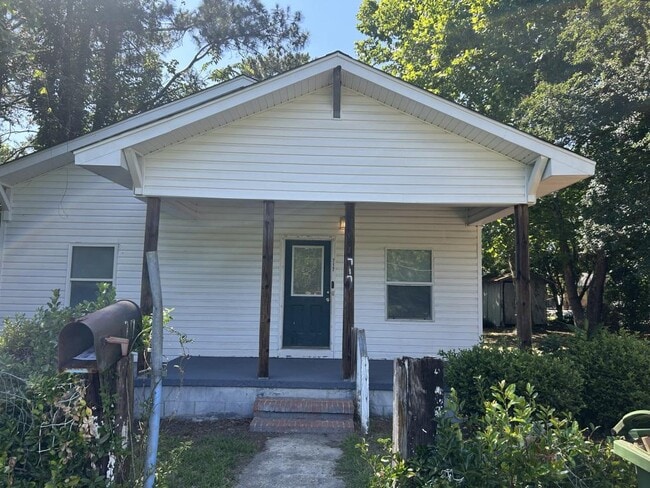 Building Photo - 717 Boyd St