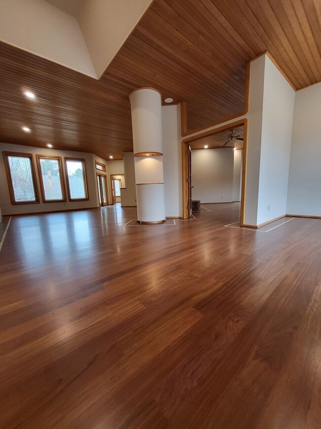 Photo - 604 Shadow Grove Ct