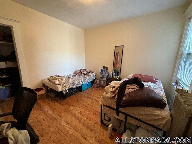 Photo - 194 Kelton St Unit 2