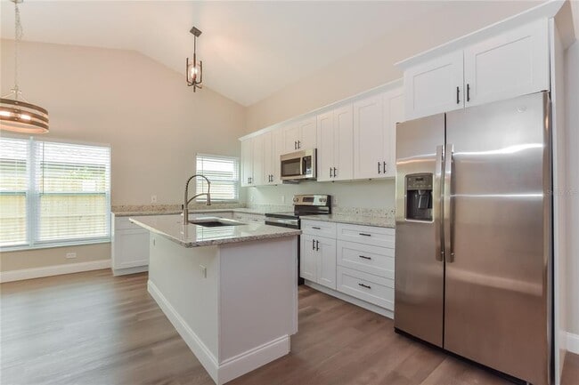 Photo - 304 Sir Lawrence Dr