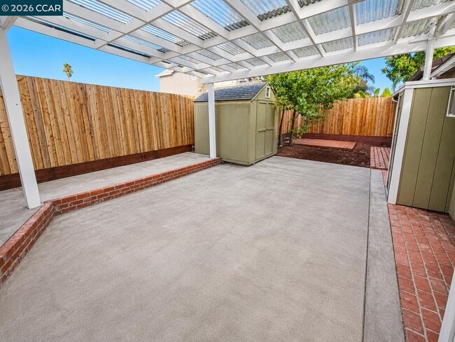 Photo - 916 Veale Ave