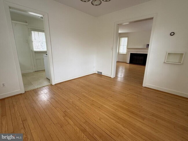 Photo - 2115 N Potomac St