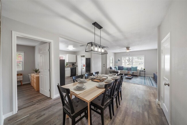 Photo - 2111 8th Ave N