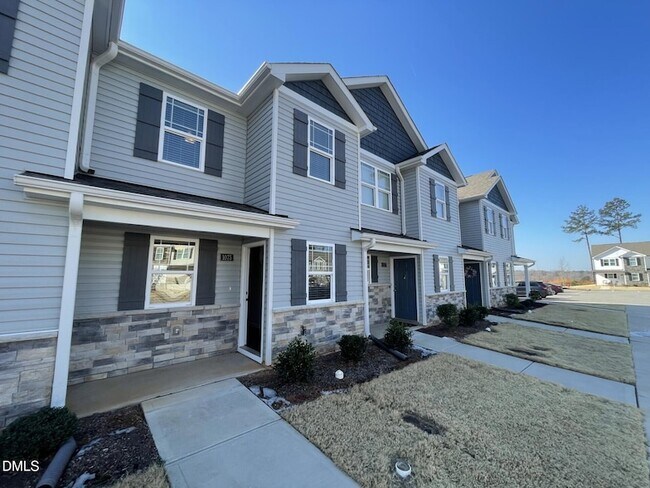 Photo - 1064 Peony Ln