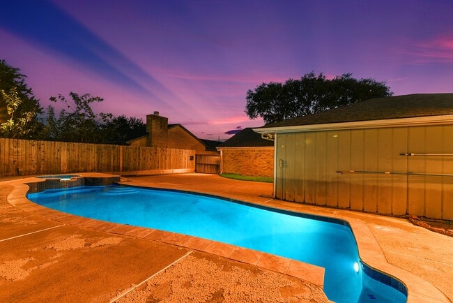 Photo - 215 Gentilly Dr