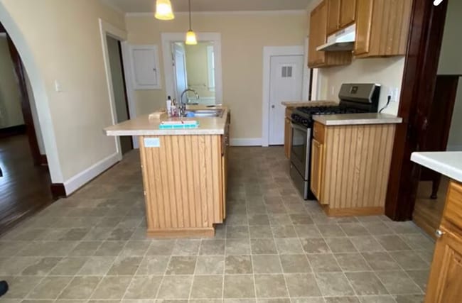 Photo - 317 E 20th St