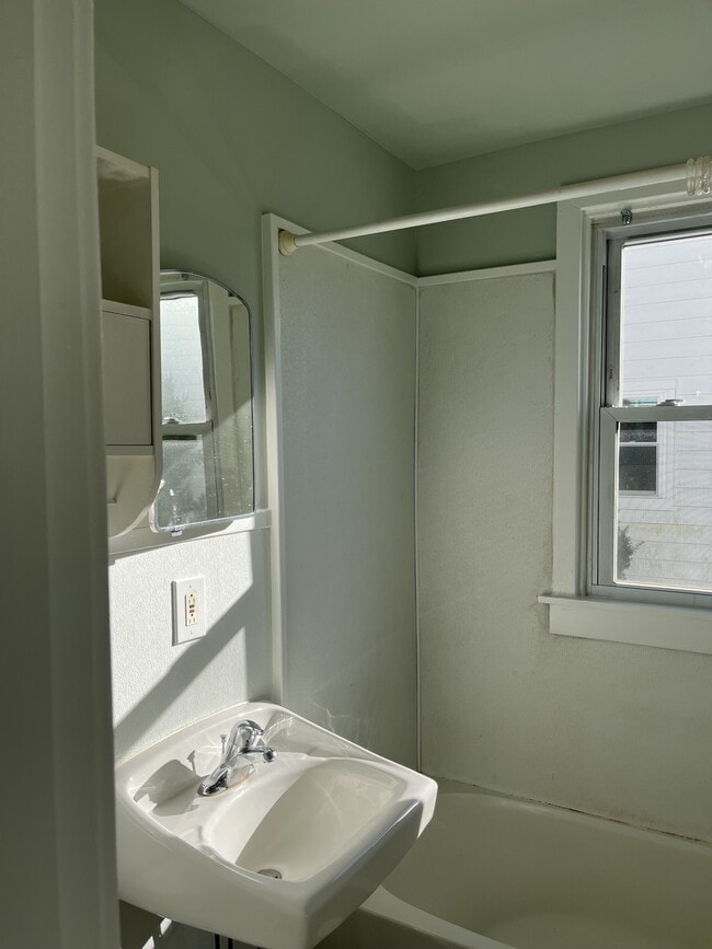 Photo - 520 Hollingsworth Ave