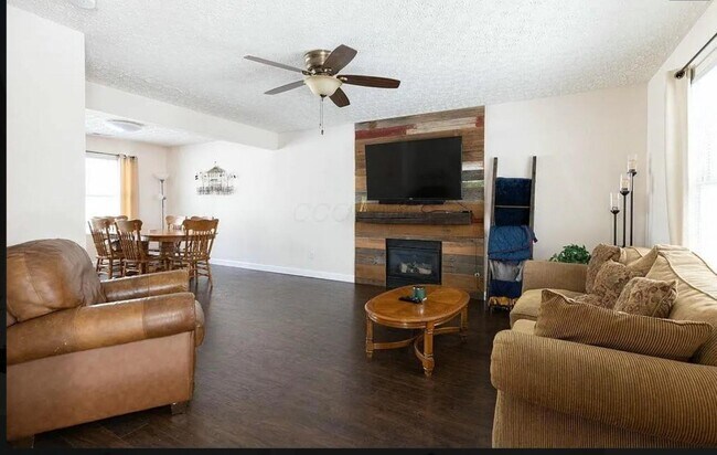 Photo - 106 Hewes St