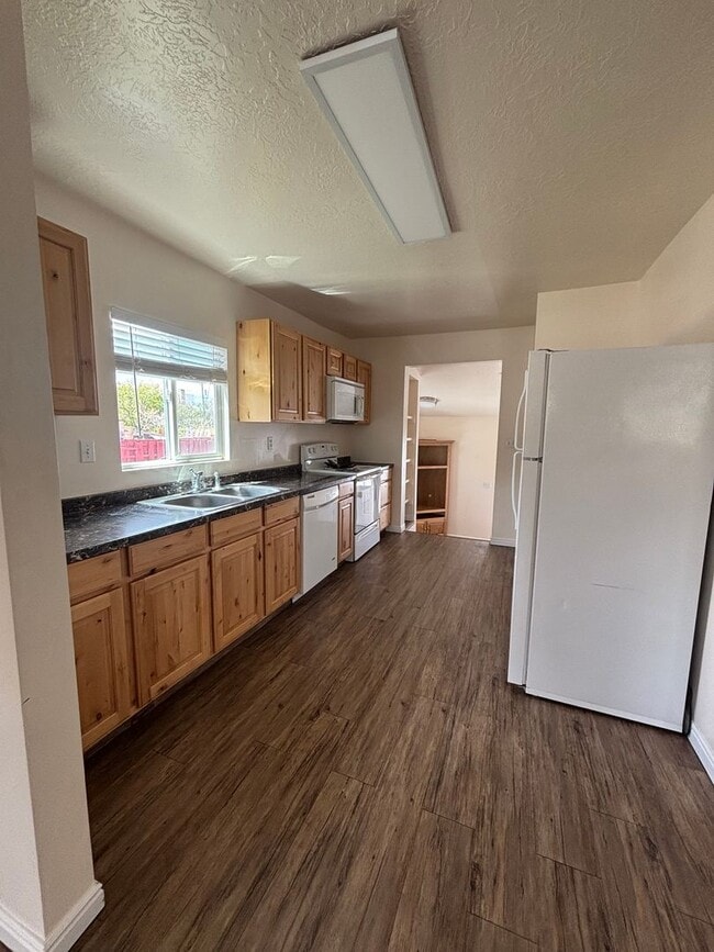 Photo - Home with Many Qualities! Commercial or residential