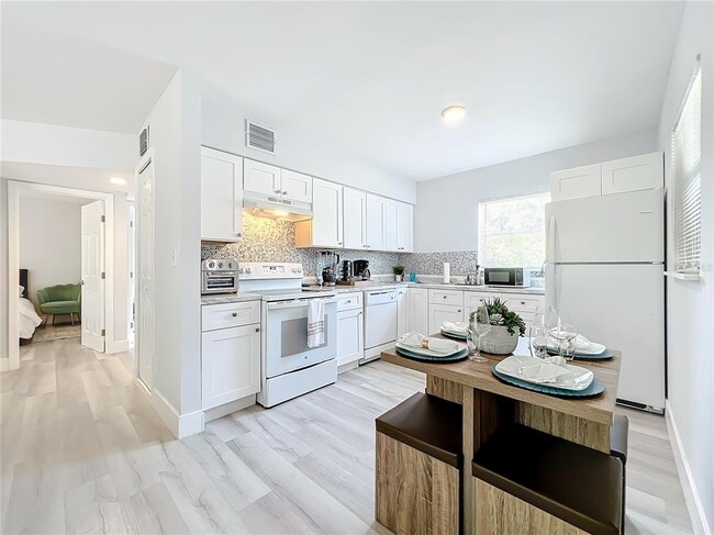 Photo - 3025 Long St