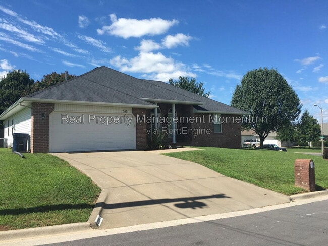 Building Photo - 1257 Batson Pl