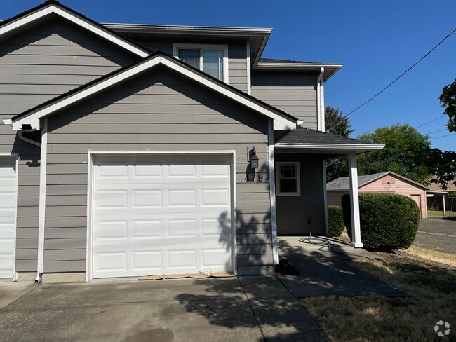 Building Photo - Comfort, Style, and Space - Discover This ... Rental