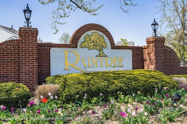 Photo - 166 Tulip Ln