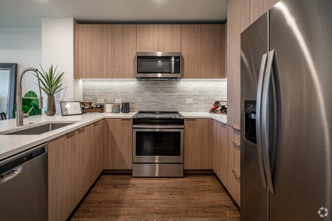 1BR, 1BA - 748SF