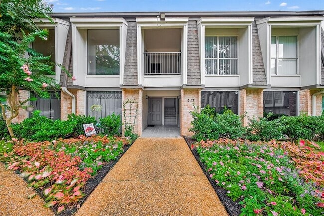 Building Photo - 12633 Memorial Dr Unit 216 Rental