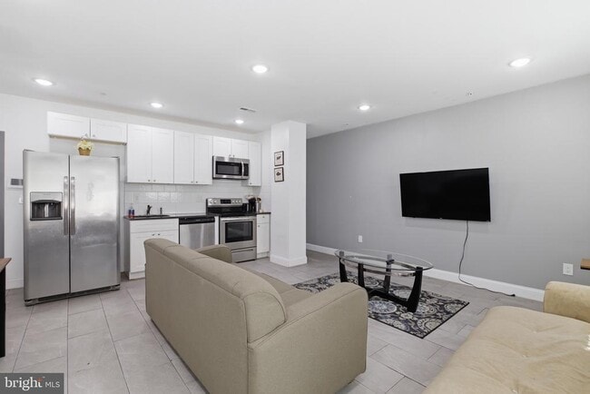 Photo - 925 N Broad St Unit 3C