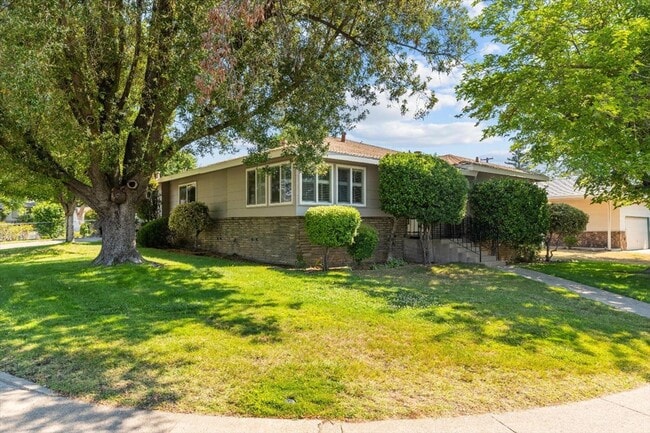 Building Photo - BEAUTIFUL UPDATED HOME IN CITRUS HEIGHTS!!