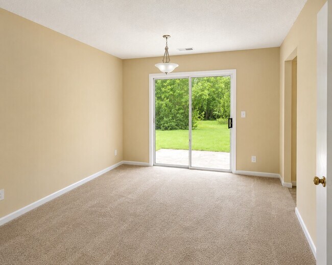 Photo - 139 Laurelwood Dr