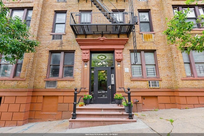 Building Photo - 108 Waldo Ave Unit 1D