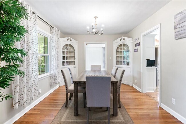 Photo - 1359 Scott Blvd