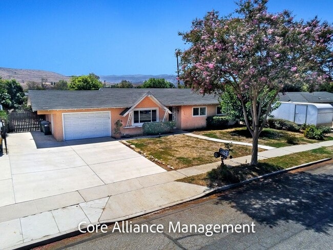 Building Photo - 3520 Hearst Dr