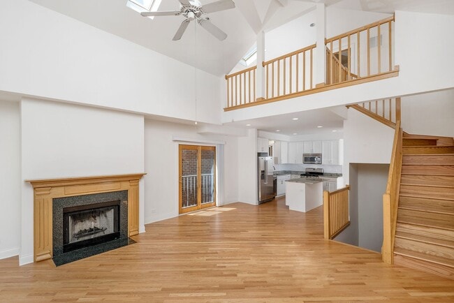Photo - Large 3 BR/3 BA Duplex in the heart of Lincoln Park Unidad 1118-3