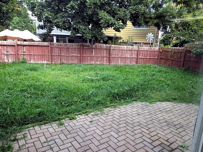 Photo - 386 Dover Ln