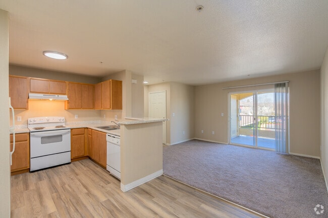 1BR, 1BA - 687 SF - Kitchen