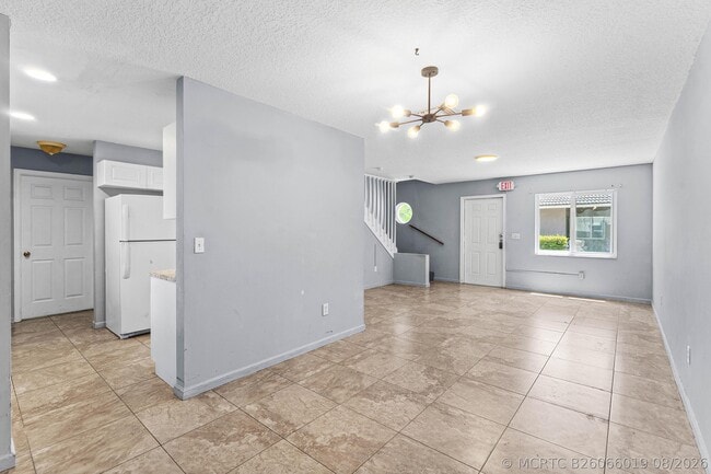 13793 Yarmouth Dr