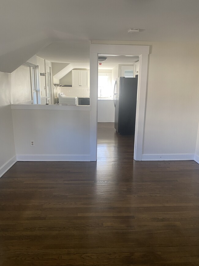 Photo - 5 Snell St Apartments