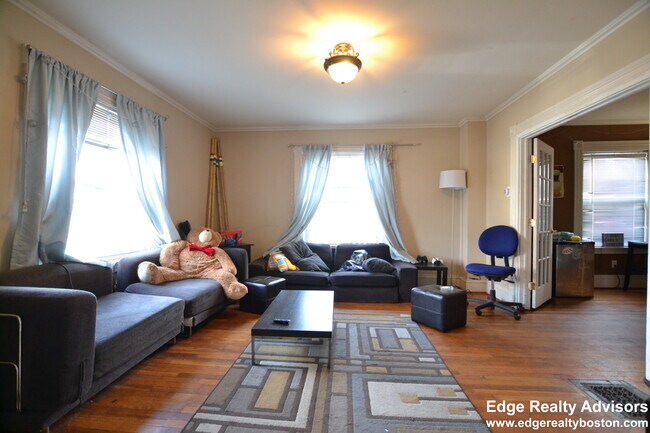 Photo - 70 Arlington St Unit 1