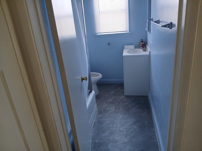 bathroom - 3316 W 77th St Unit 3316 1/2