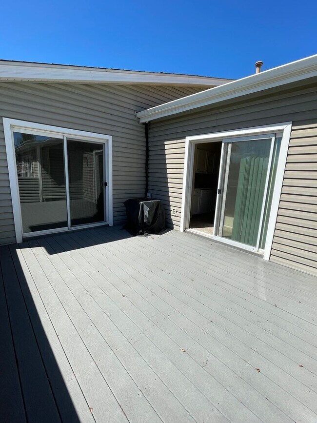 Photo - 2 Bedroom 1 Bath Condo Available April