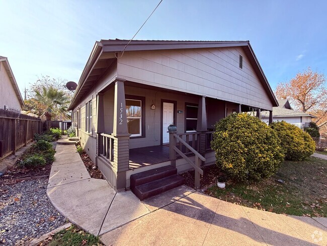 Building Photo - Charming 2-bedroom, 1-bathroom Duplex Loca... Rental