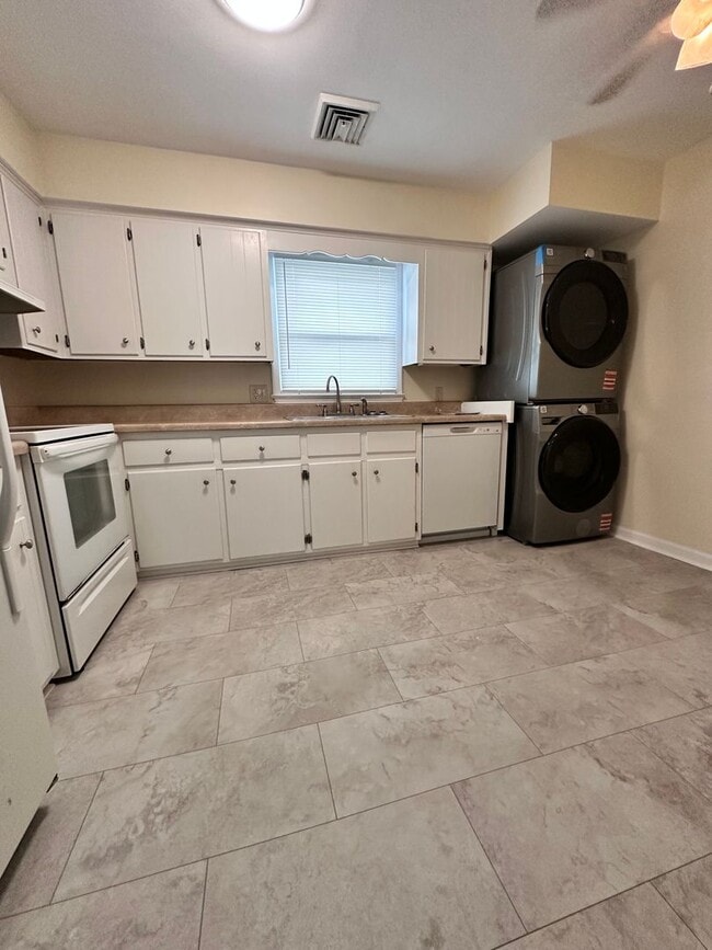 2216 Pretty Lake Ave Unit 2