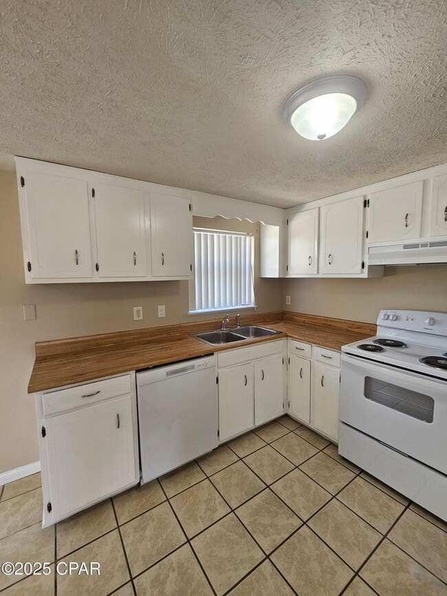 Photo - 6217 Lance St