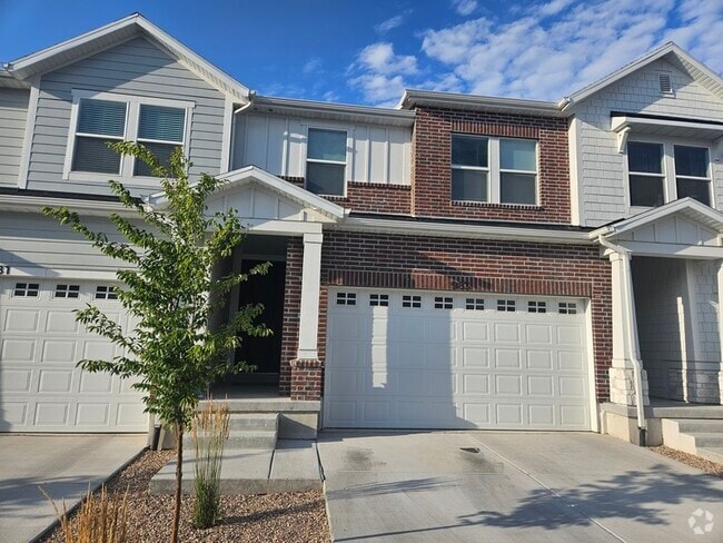 Building Photo - 983 W Coral Charm Wy Rental