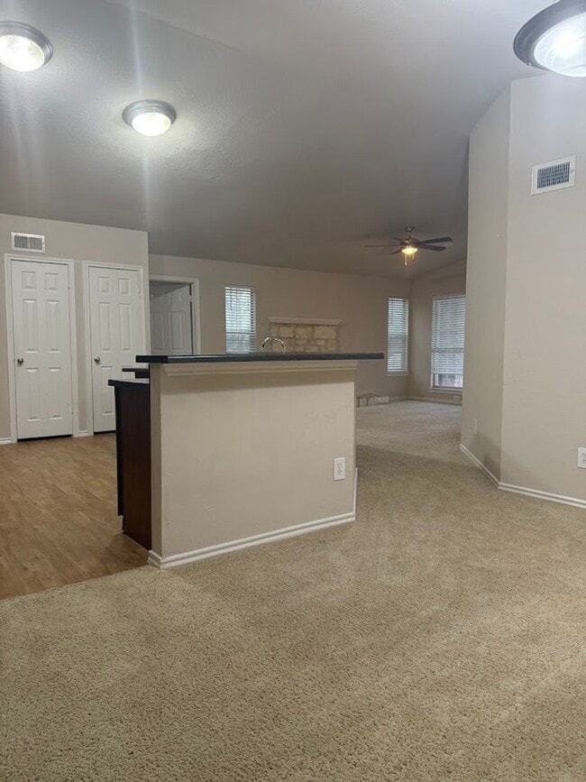 Building Photo - 2 BD with Garage - Dog Park - Resort Pool ... Rental