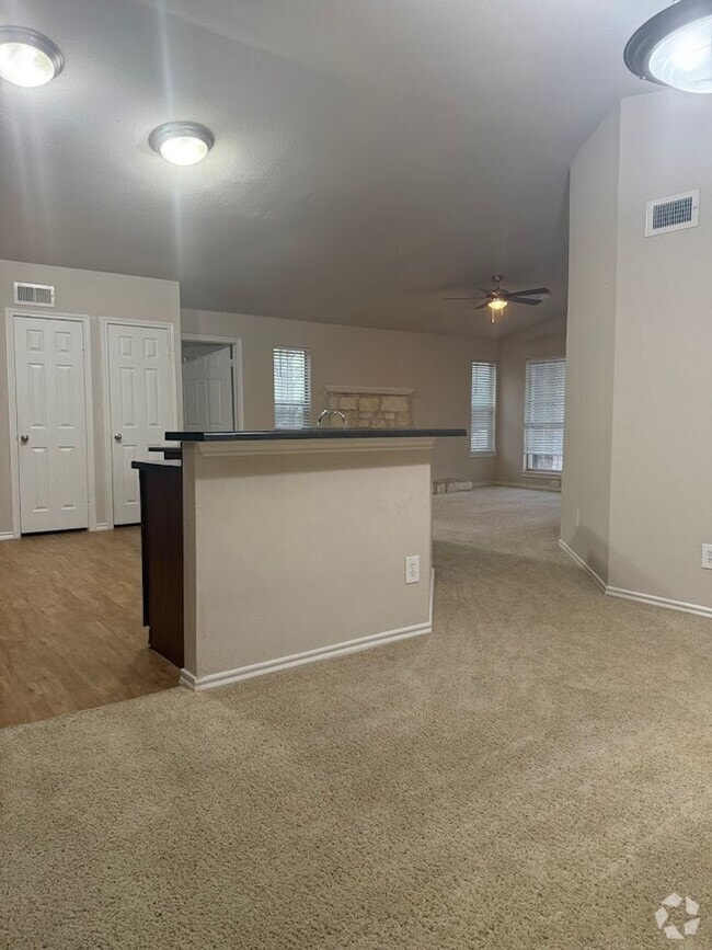Building Photo - 2 BD with Garage - Dog Park - Resort Pool ... Rental