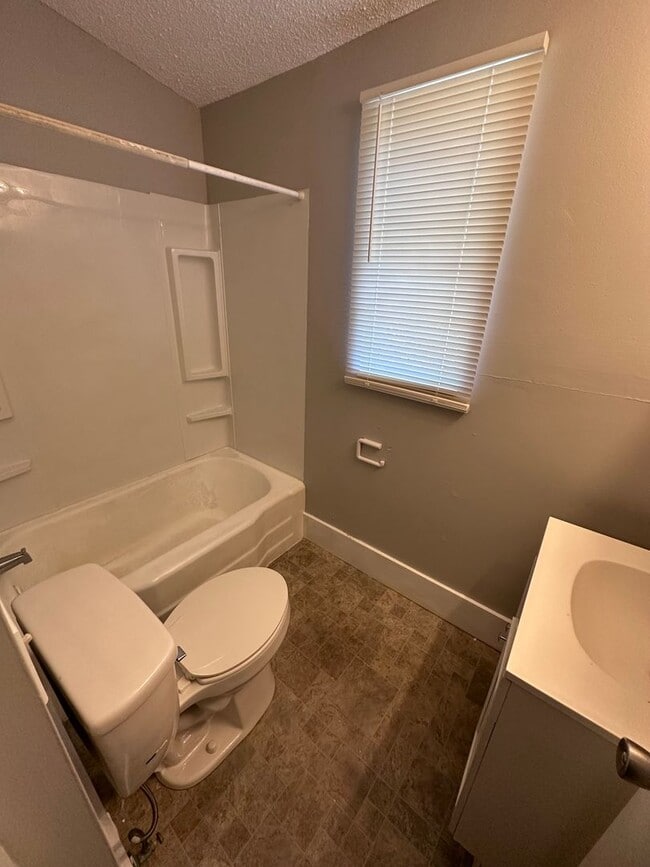 830 N Pershing Ave Unit 834 N Pershing Ave