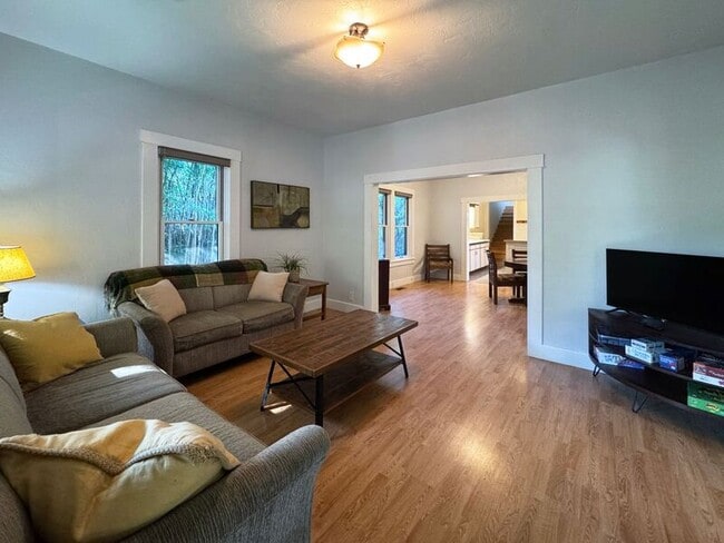 Photo - 346 N Grand St