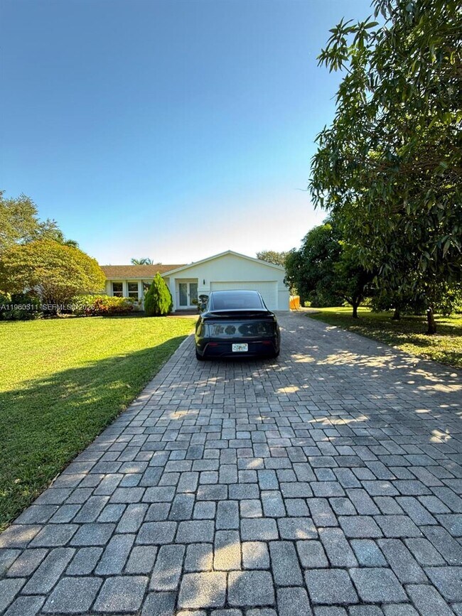 Photo - 11030 SW 42nd Ct