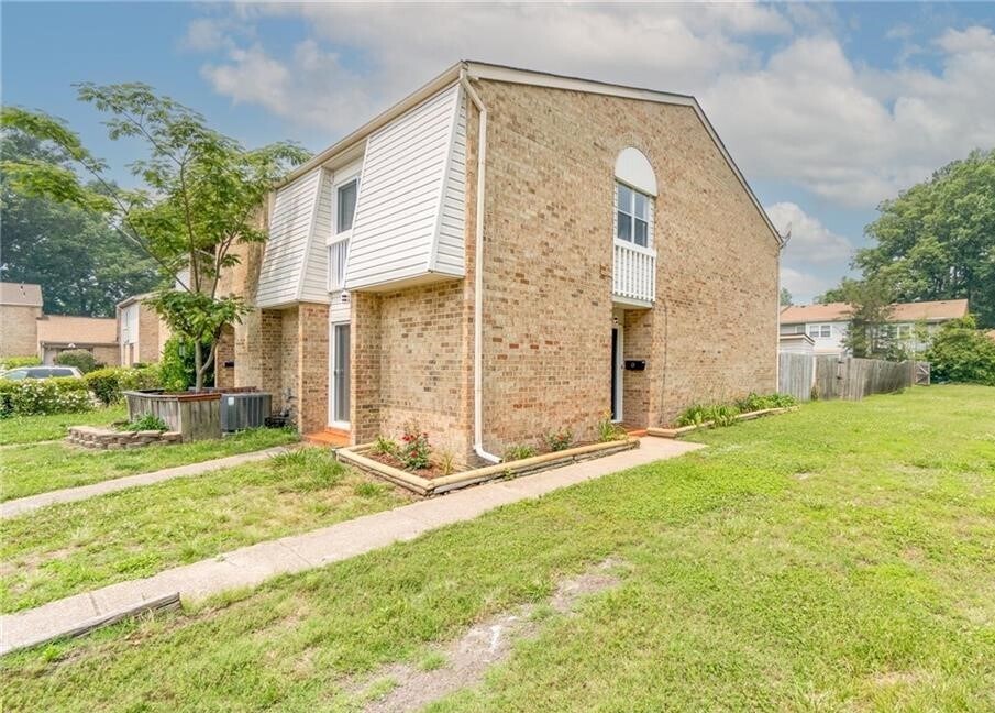 Photo - 6400 Dillard Pl