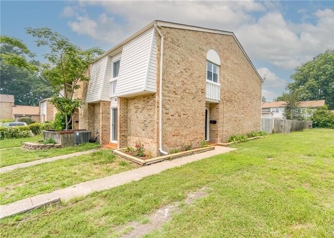 Building Photo - 6400 Dillard Pl