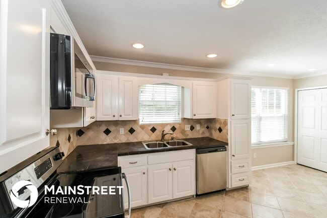 Photo - 10585 Castlebrook Dr